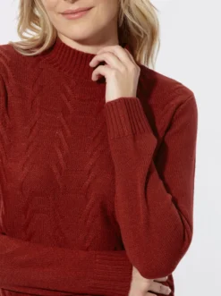 Stehkragenpullover mit Strukturmuster