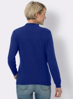 Stehkragenpullover mit Zopfmuster