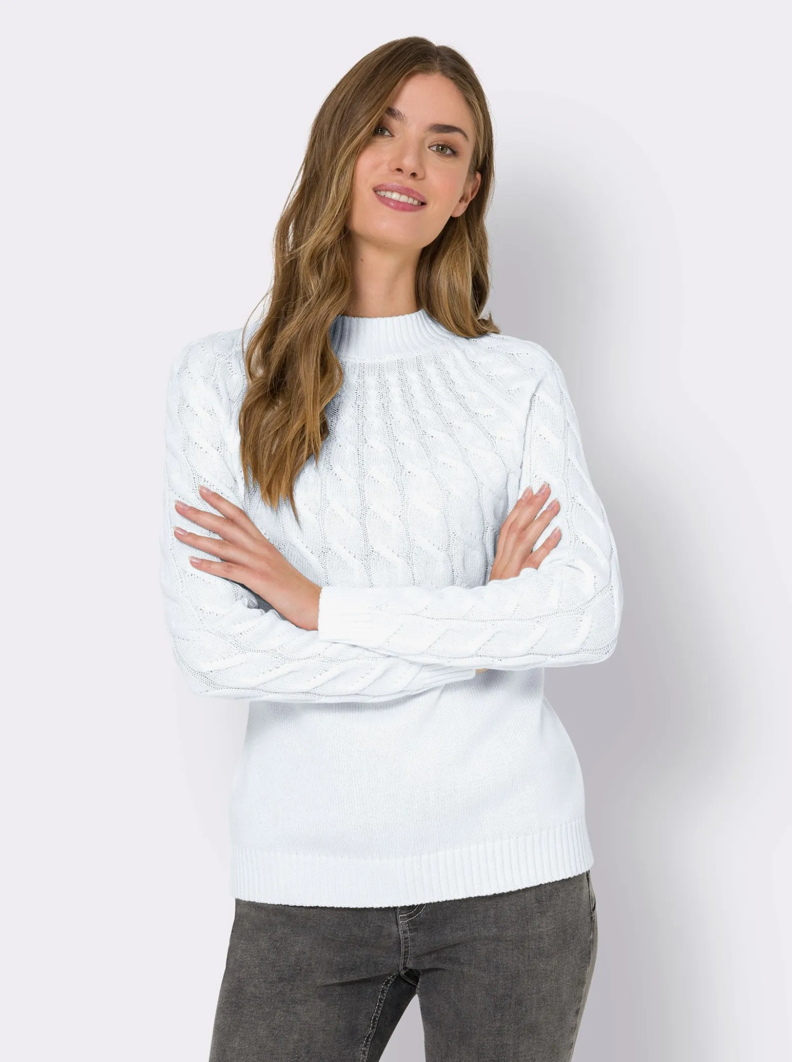 Stehkragenpullover mit Zopfmuster