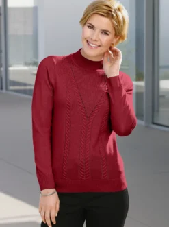 Stehkragenpullover mit Zopfmuster