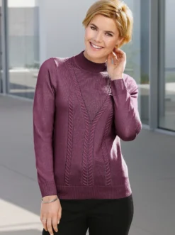 Stehkragenpullover mit Zopfmuster