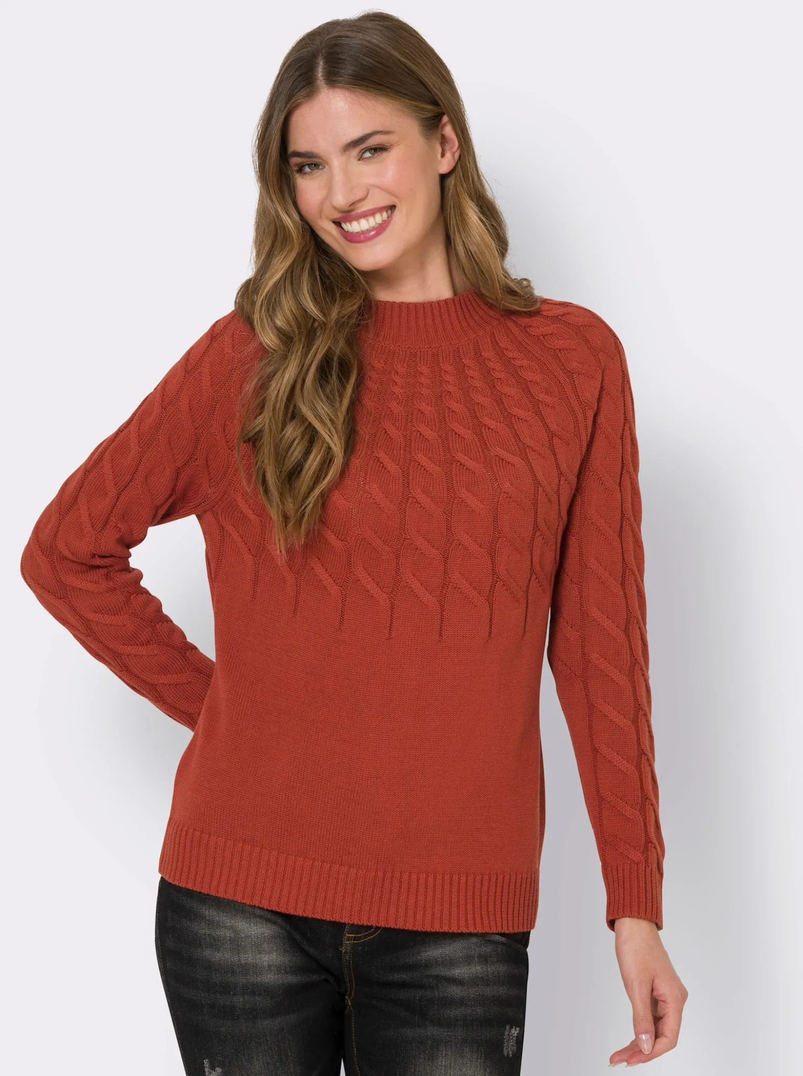 Stehkragenpullover mit Zopfmuster