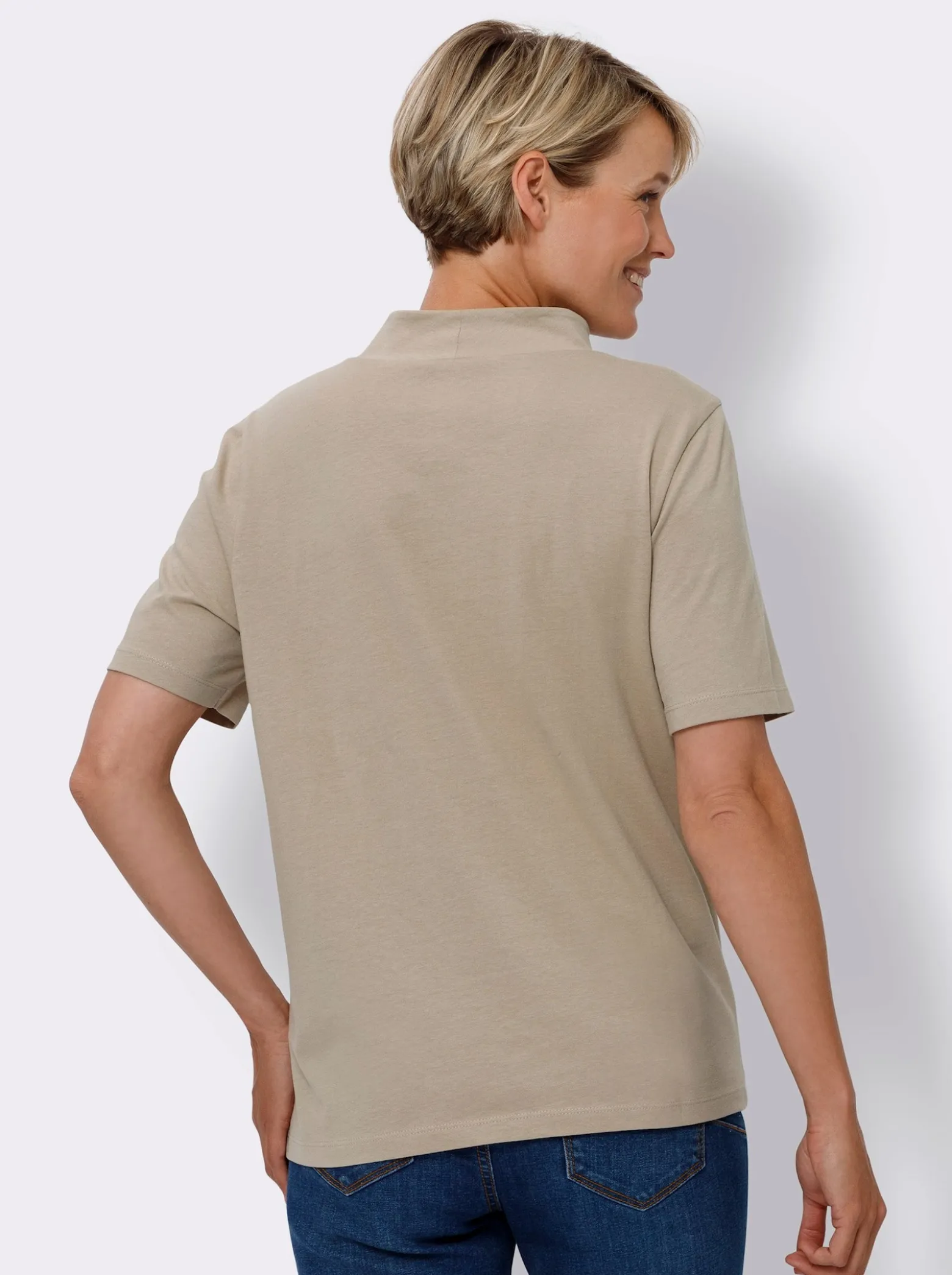 Stehkragenshirt aus reiner Baumwolle