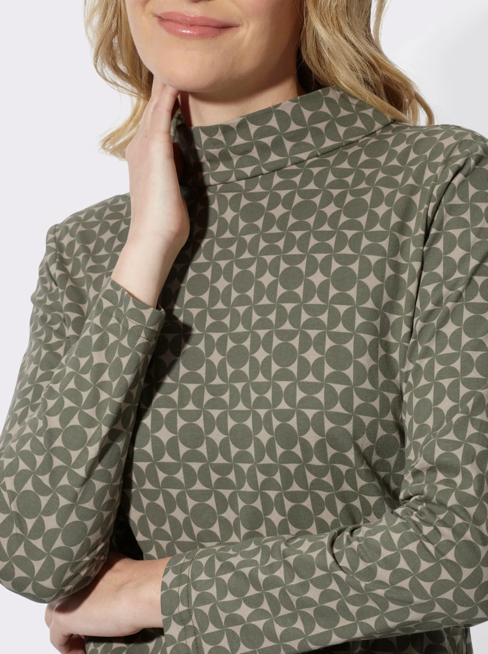 Stehkragenshirt mit Minimalmuster