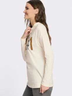 Stehkragenshirt mit platziertem Schriftzug