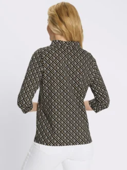 Stehkragenshirt mit weitem Stehkragen