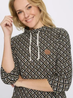 Stehkragenshirt mit weitem Stehkragen