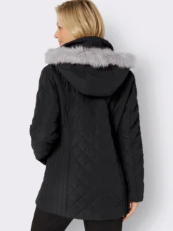 Steppjacke mit abnehmbarer Kapuze