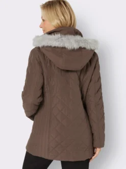 Steppjacke mit abnehmbarer Kapuze
