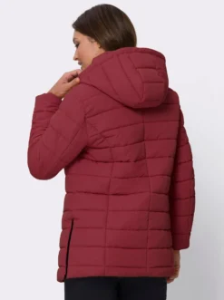 Steppjacke mit abnehmbarer Kapuze
