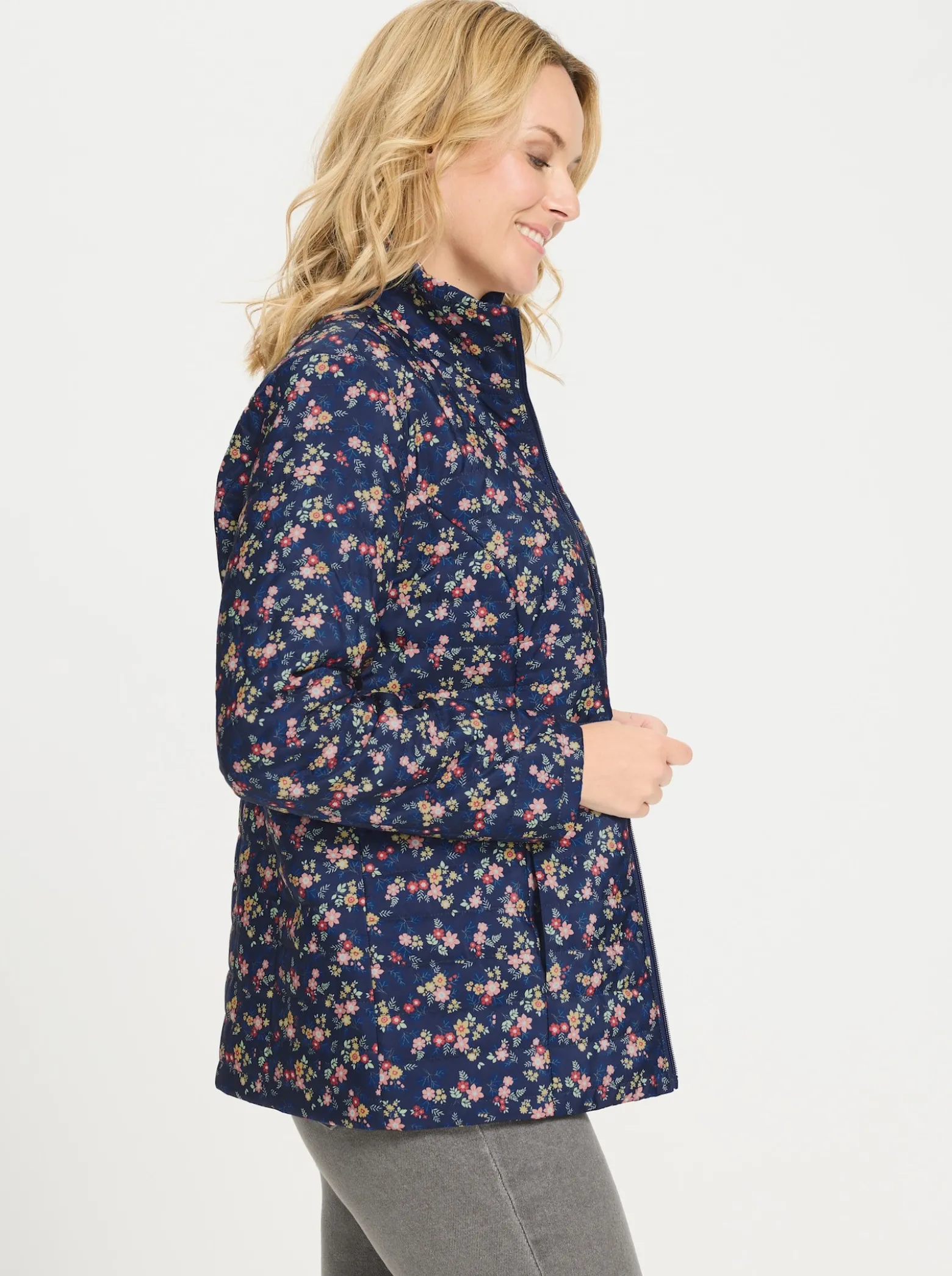 Steppjacke mit Blüten-Druck