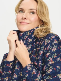 Steppjacke mit Blüten-Druck