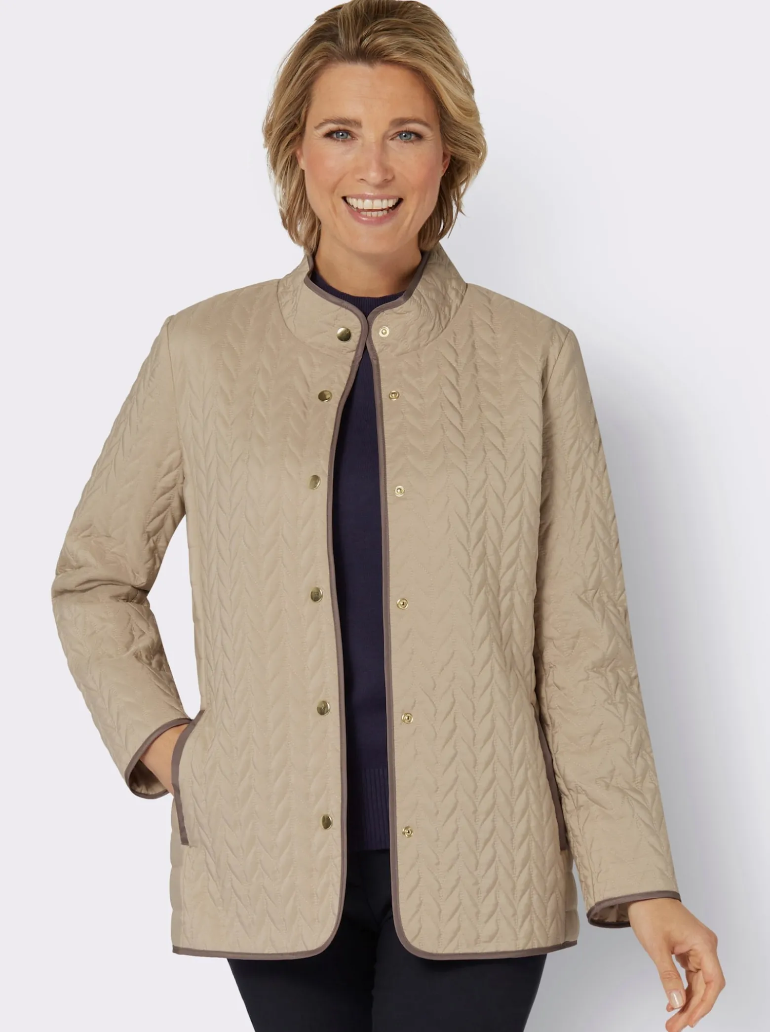 Steppjacke mit Druckknopfleiste