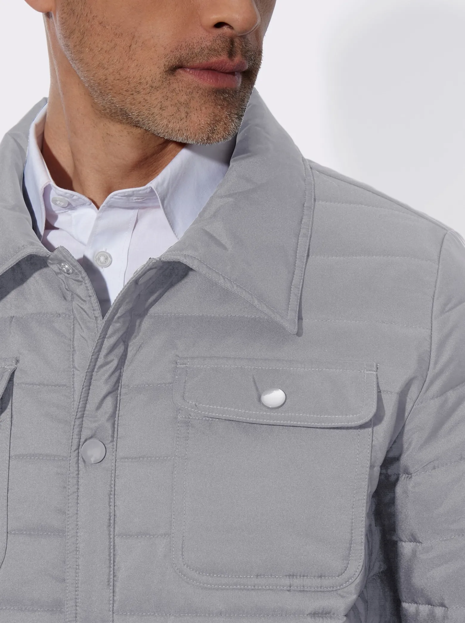 Steppjacke mit Druckknopfleiste