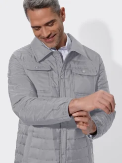 Steppjacke mit Druckknopfleiste