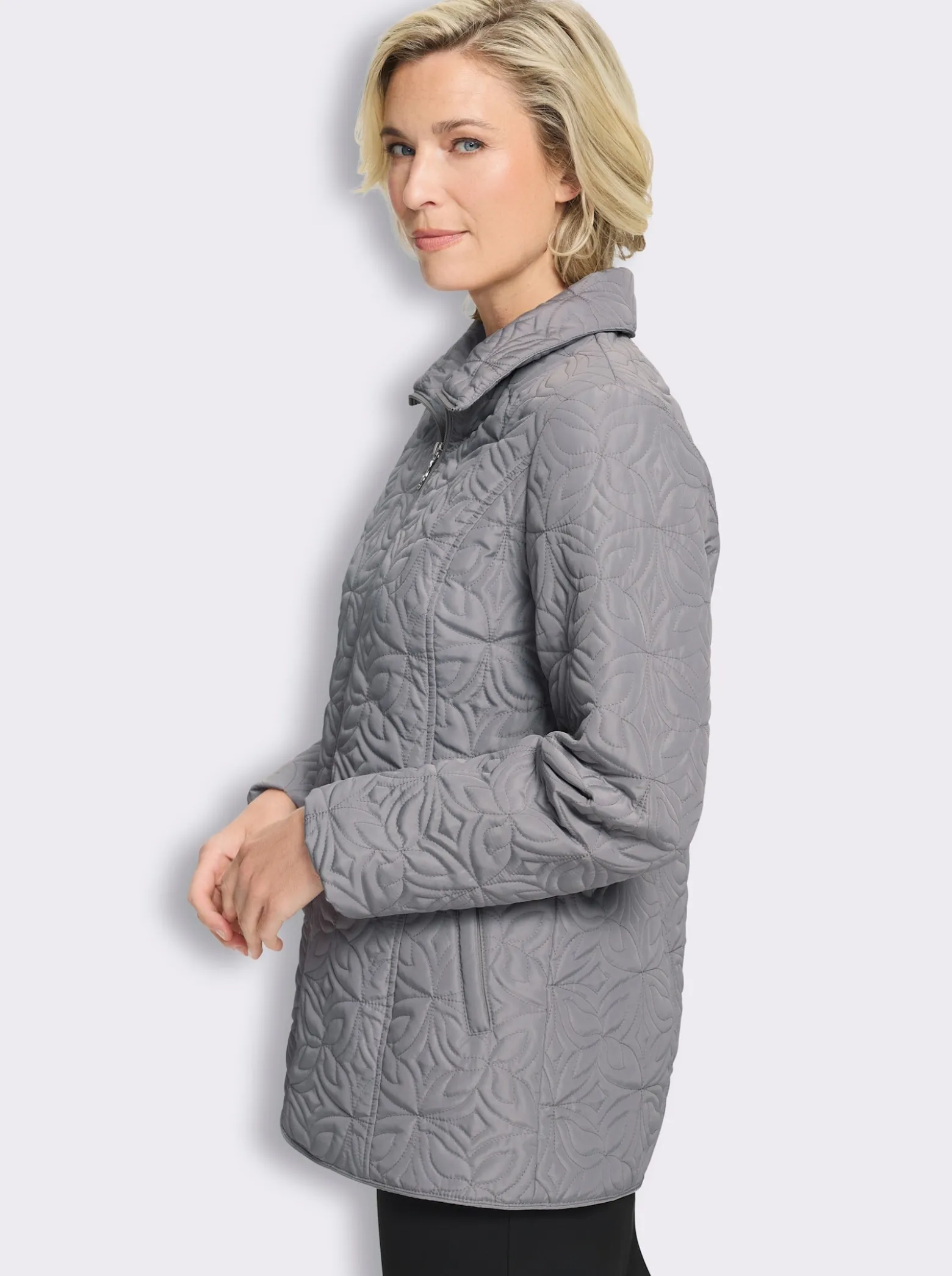 Steppjacke mit floralem Muster