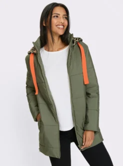 Steppjacke mit Futter im Leo-Dessin