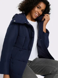 Steppjacke mit Kapuze