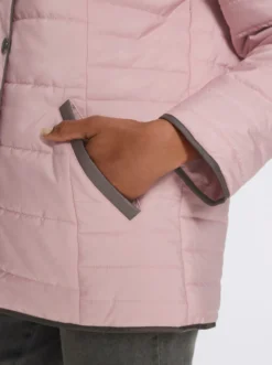 Steppjacke mit Kapuze und Stehkragen