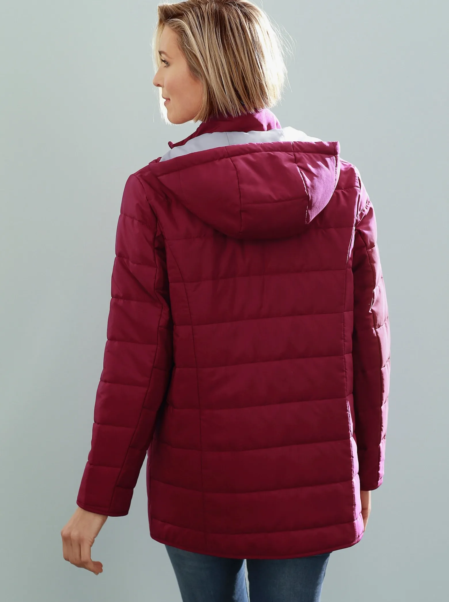 Steppjacke mit Kapuze, wärmend