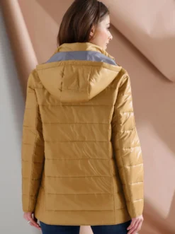 Steppjacke mit Kapuze, wärmend