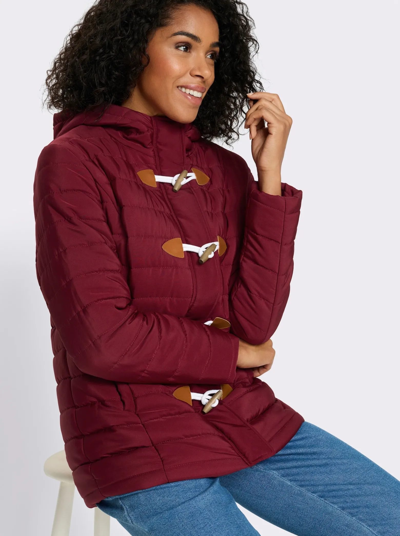 Steppjacke mit Knebelknöpfen