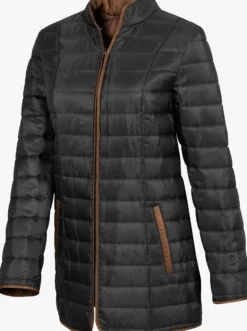Steppjacke mit kontrastfarbigem Futter