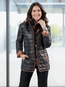 Steppjacke mit kontrastfarbigem Futter