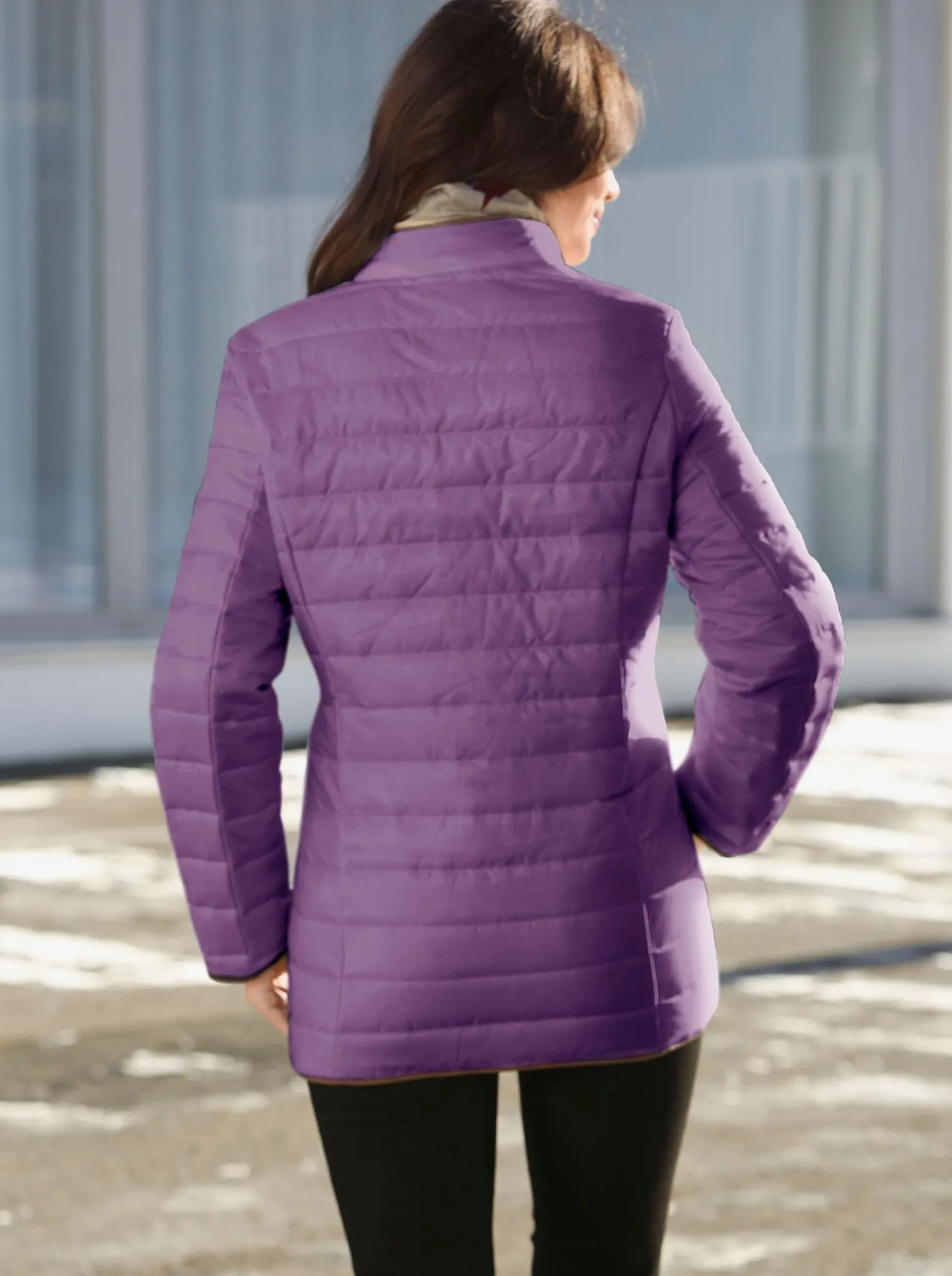 Steppjacke mit kontrastfarbigem Futter
