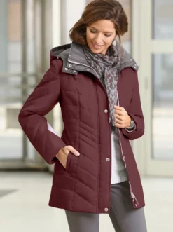 Steppjacke mit Kontrastfutter