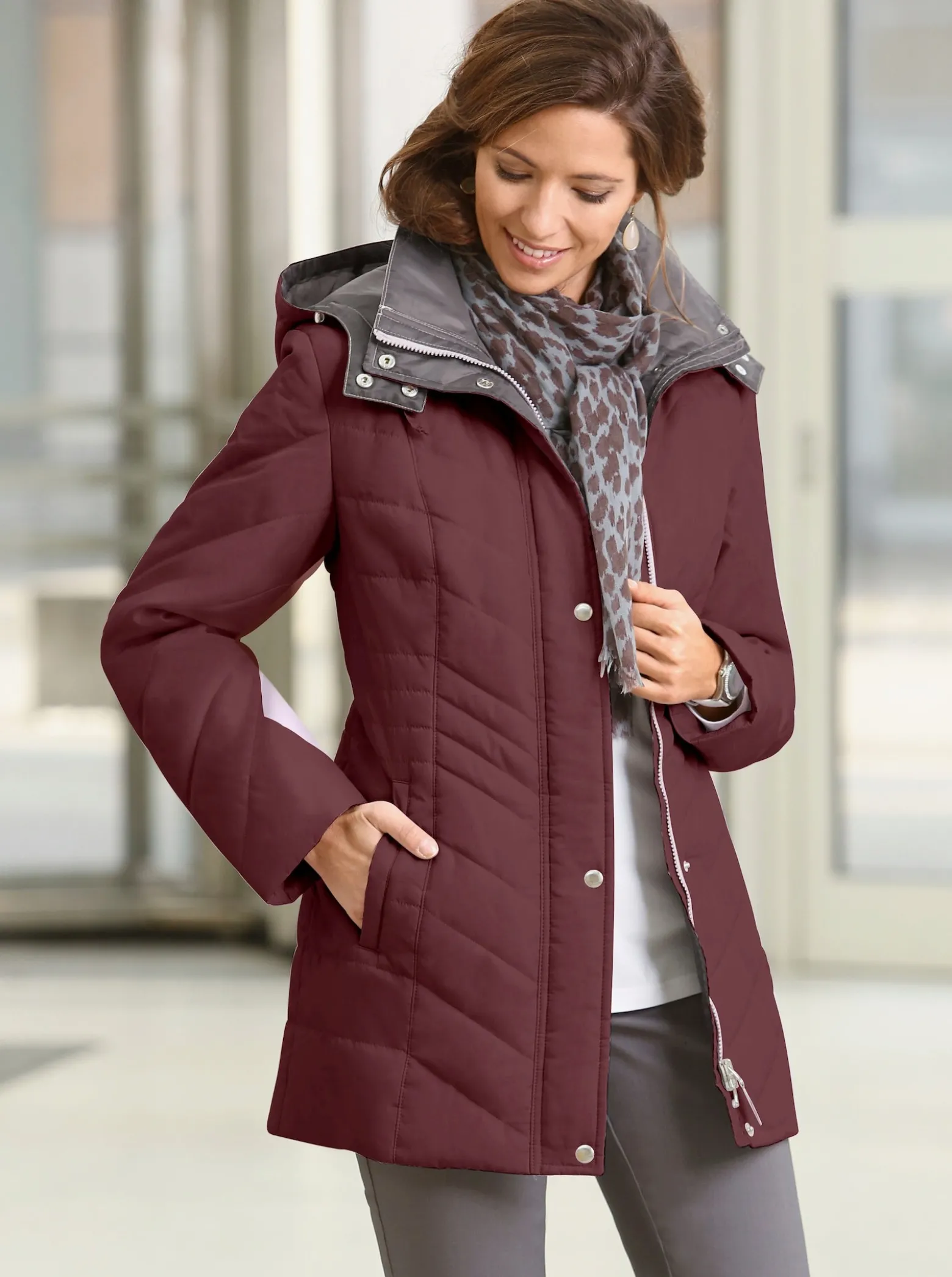 Steppjacke mit Kontrastfutter