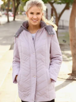 Steppjacke mit Kontrastfutter