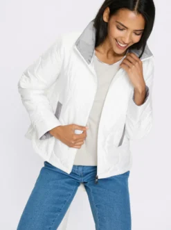 Steppjacke mit längerem Saum hinten