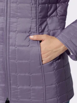 Steppjacke mit quadratischem Steppmuster