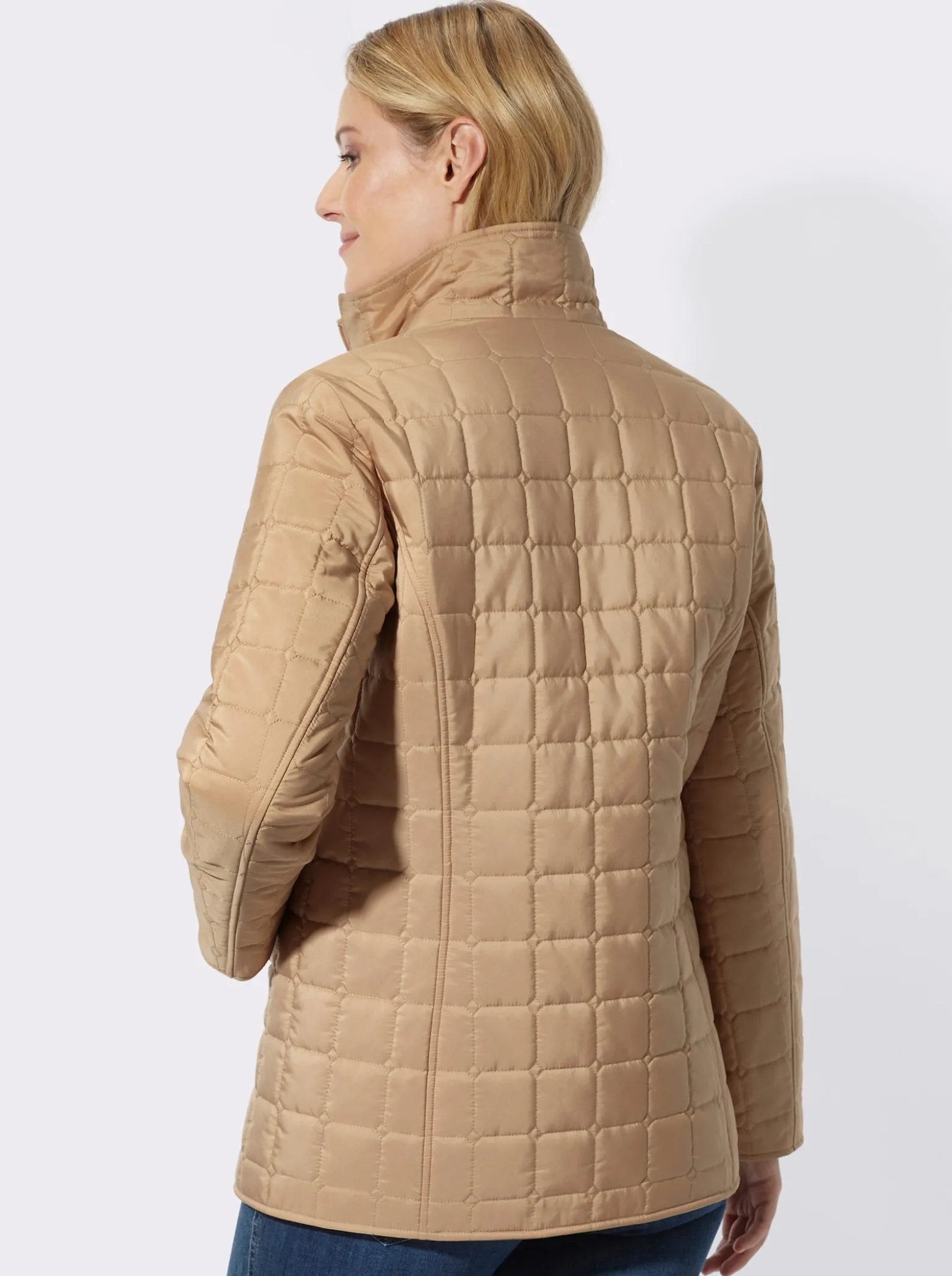 Steppjacke mit quadratischem Steppmuster