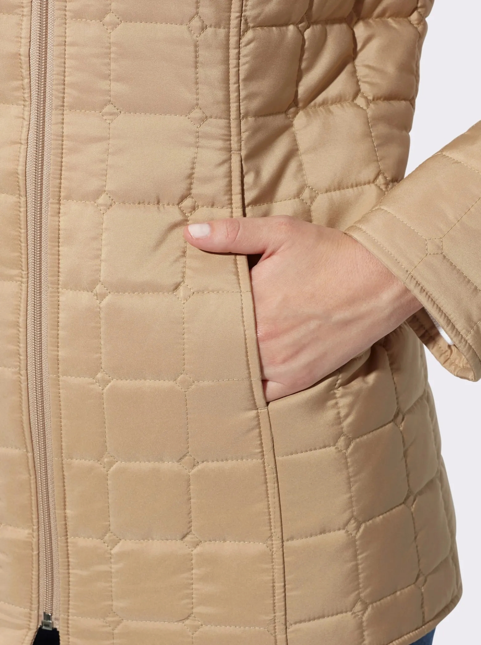 Steppjacke mit quadratischem Steppmuster