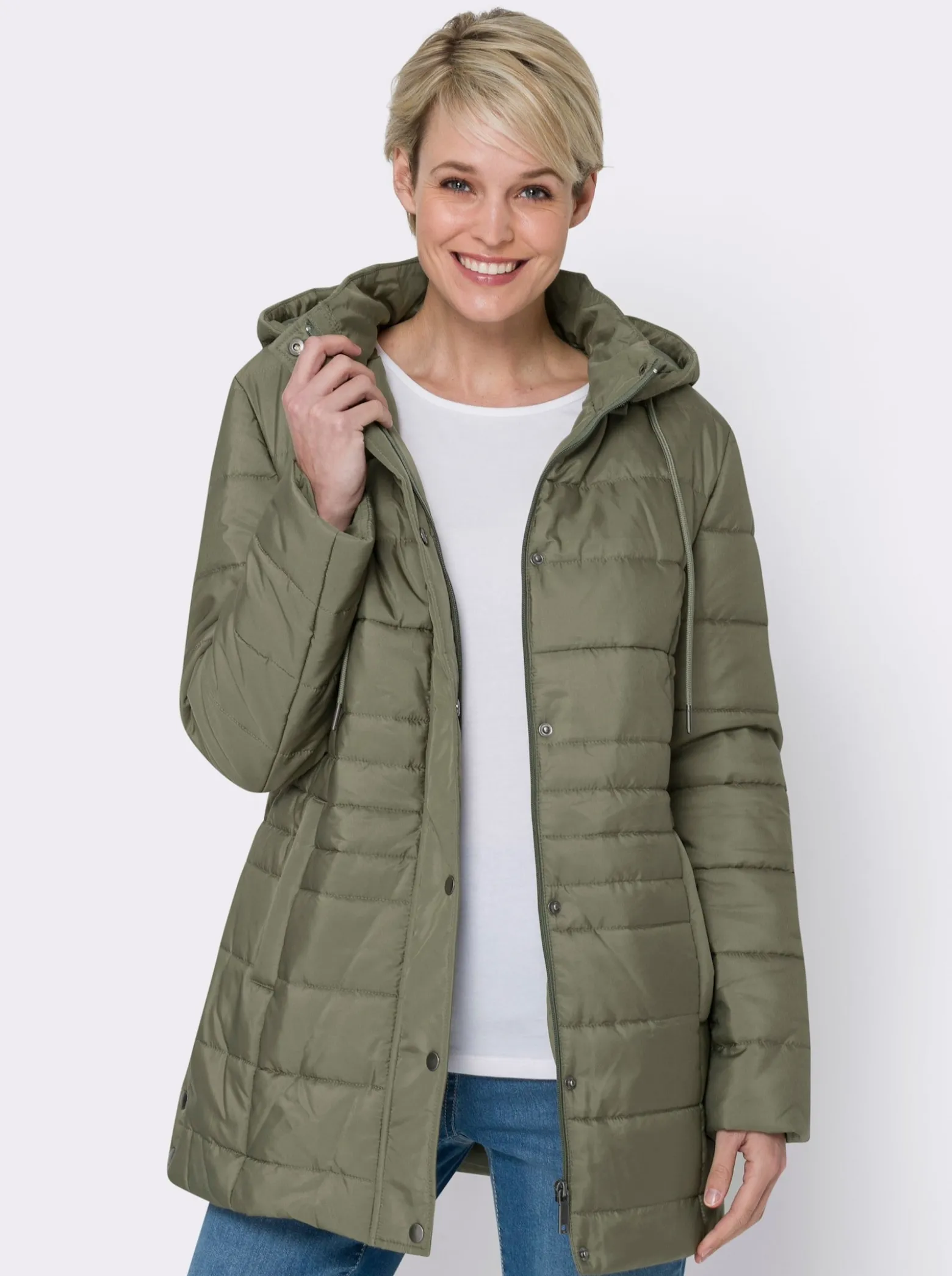 Steppjacke mit seitlichen Druckknöpfen