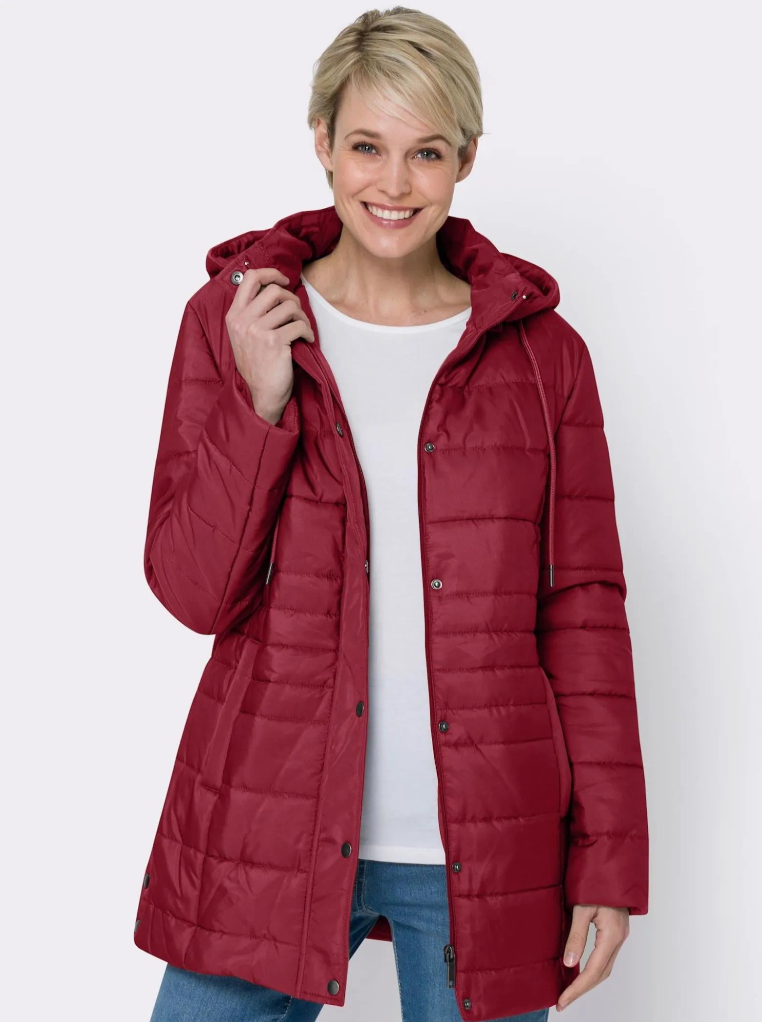 Steppjacke mit seitlichen Druckknöpfen