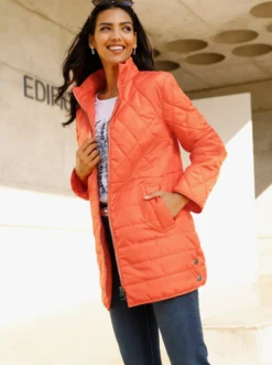 Steppjacke Seitenschlitze mit Druckknöpfen