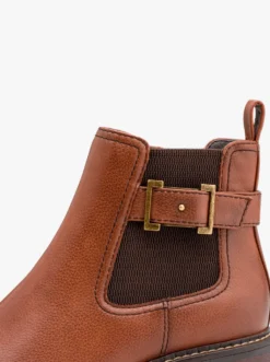 Stiefelette mit Zierriegel