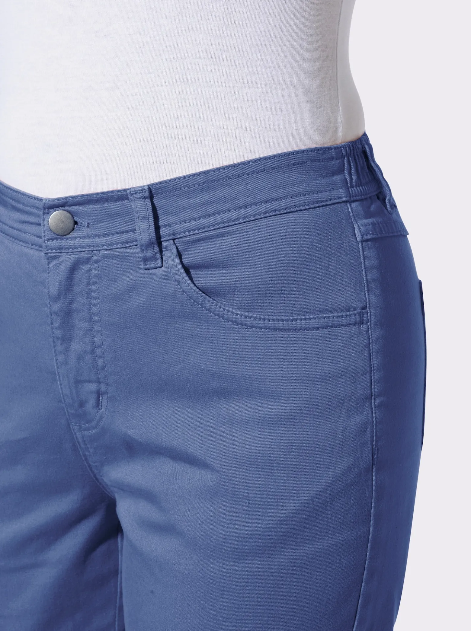 Stretch-Hose mit Biesen an den Gesäßtaschen