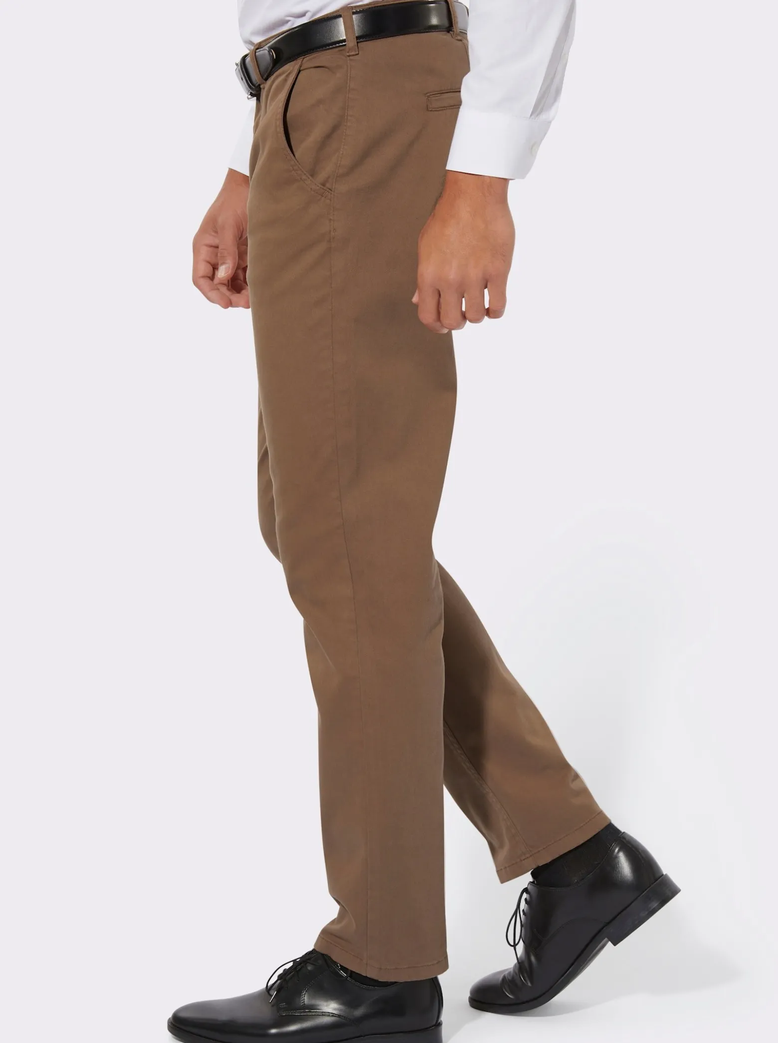 Stretch-Jeans mit knöpfbaren Gesäßtaschen