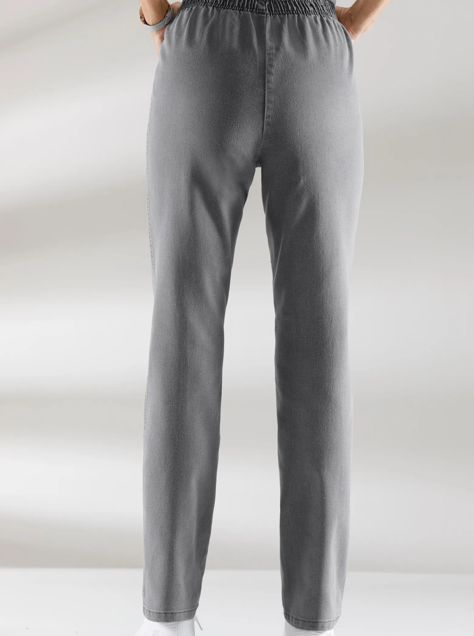 Stretch-Jeans mit Rundum-Dehnbund