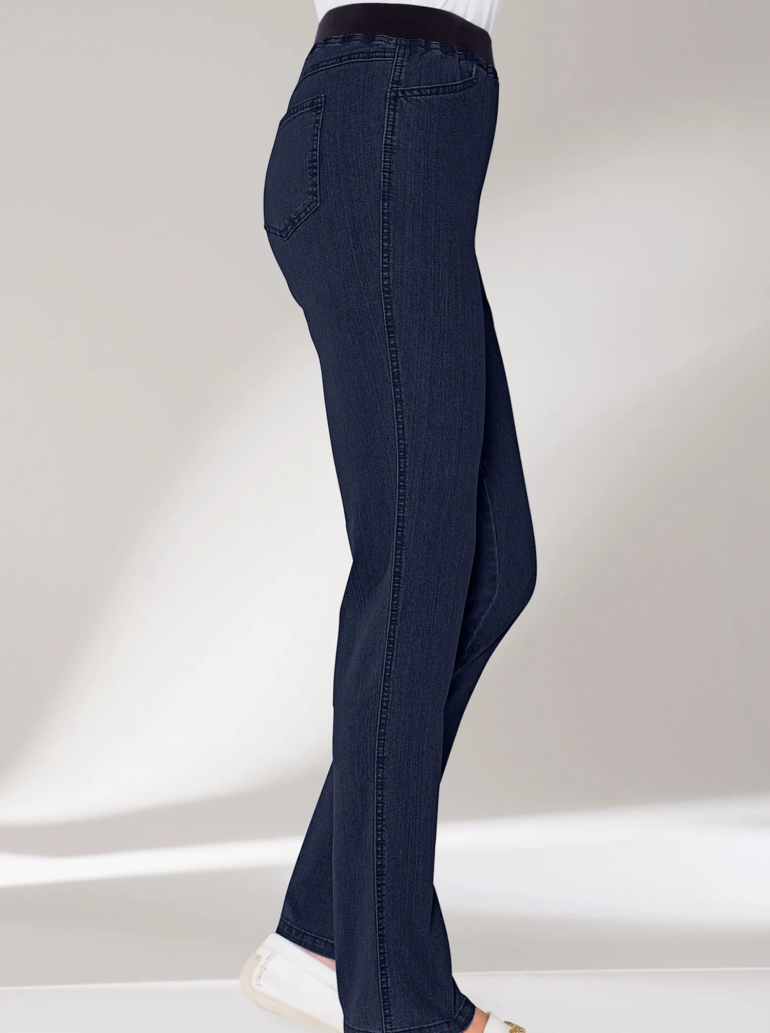 Stretch-Jeans mit Rundum-Dehnbund