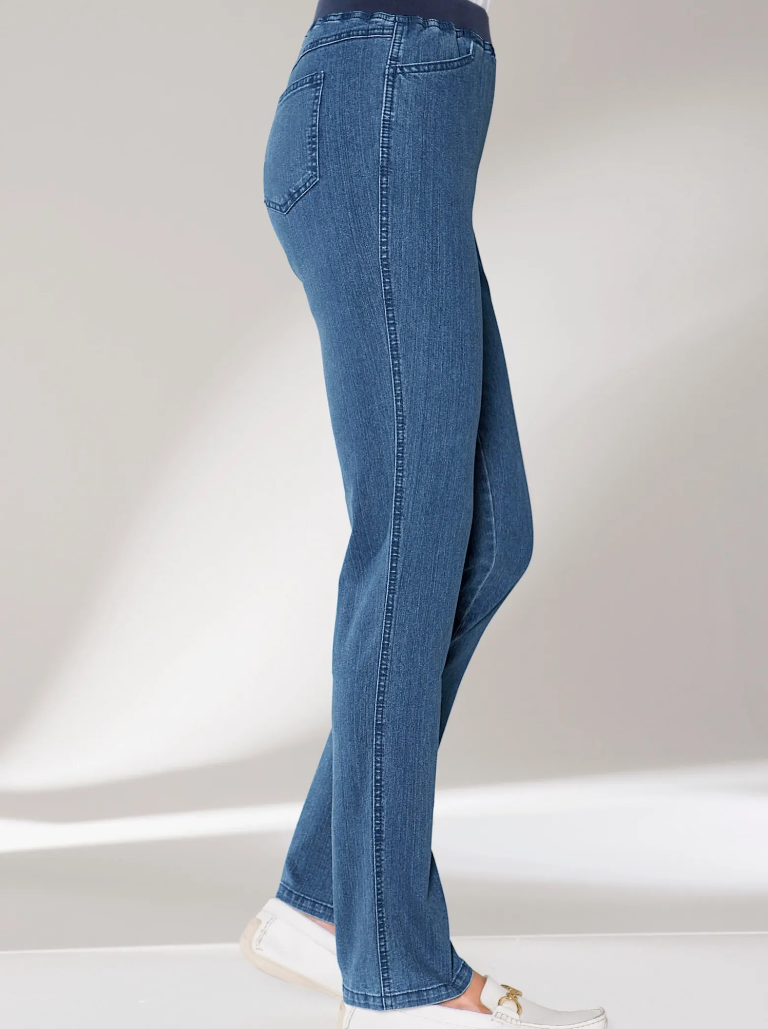 Stretch-Jeans mit Rundum-Dehnbund