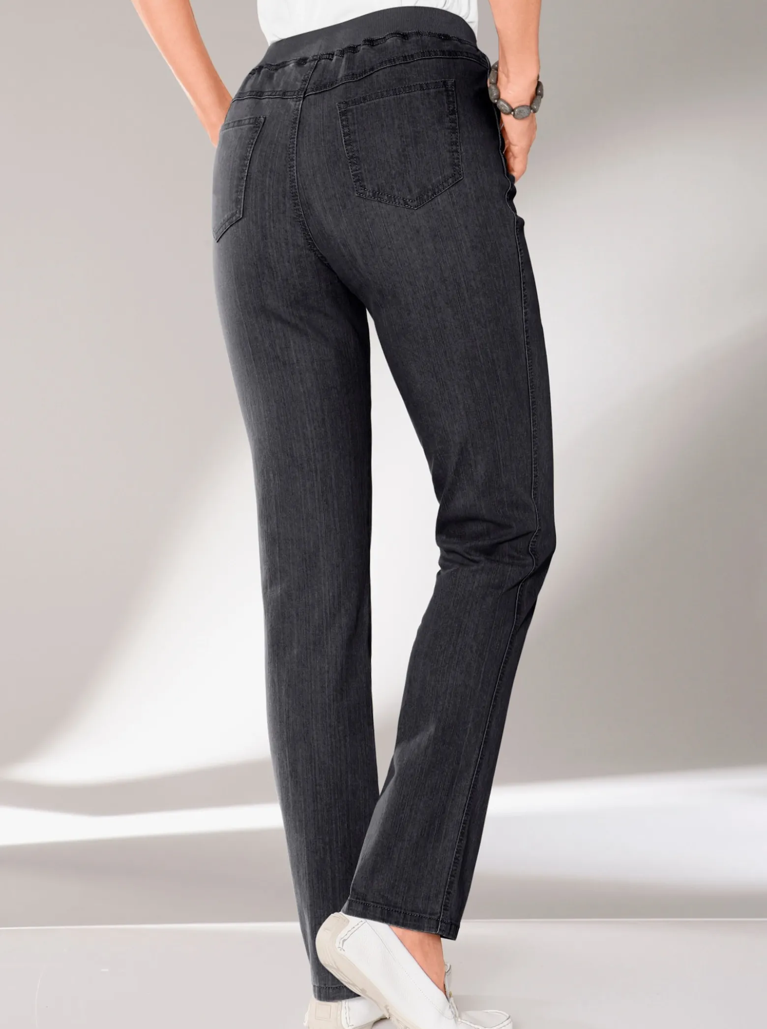 Stretch-Jeans mit Rundum-Dehnbund