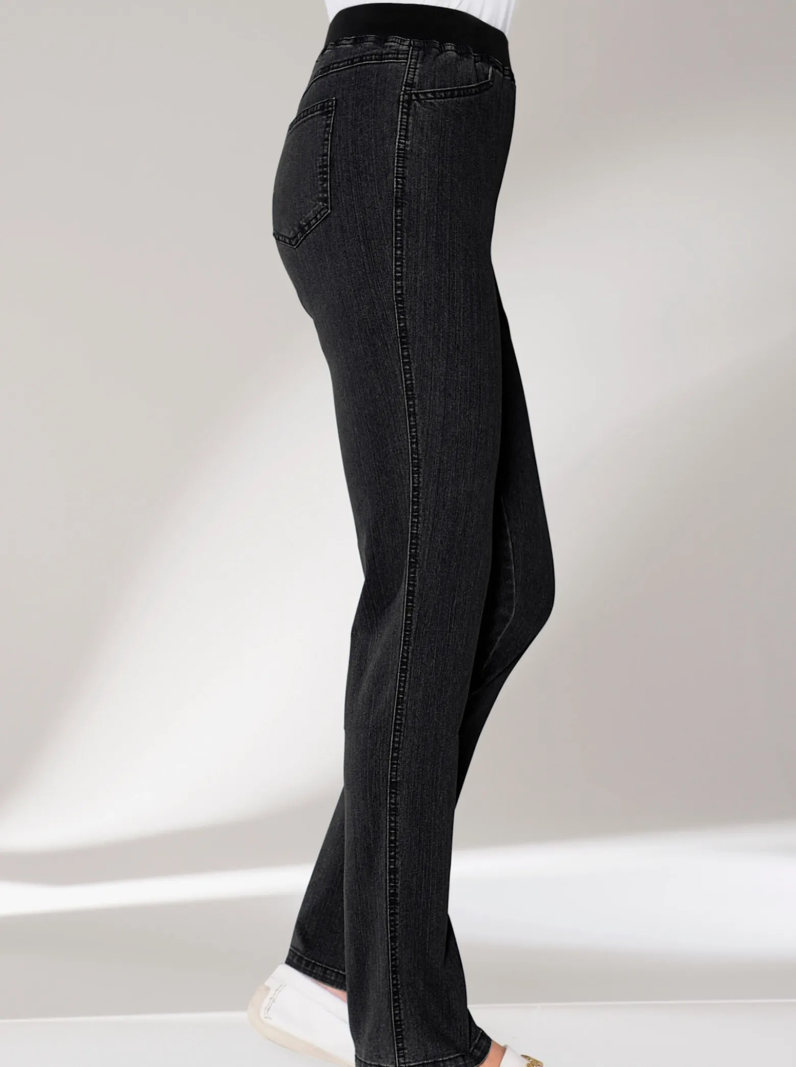 Stretch-Jeans mit Rundum-Dehnbund