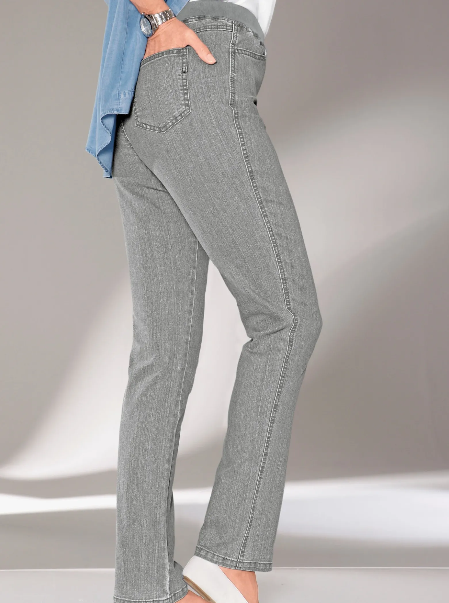 Stretch-Jeans mit Rundum-Dehnbund