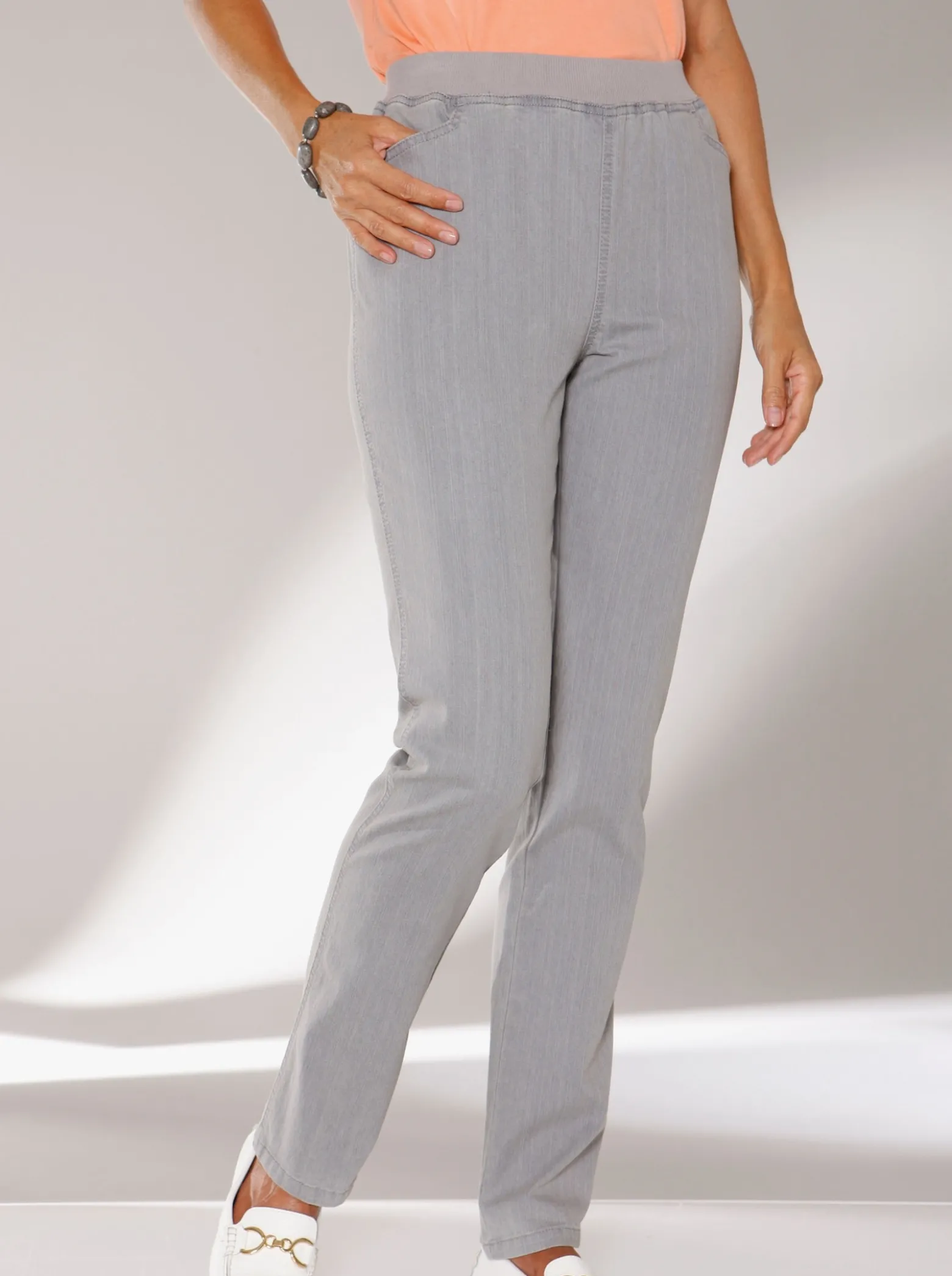 Stretch-Jeans mit Rundum-Dehnbund