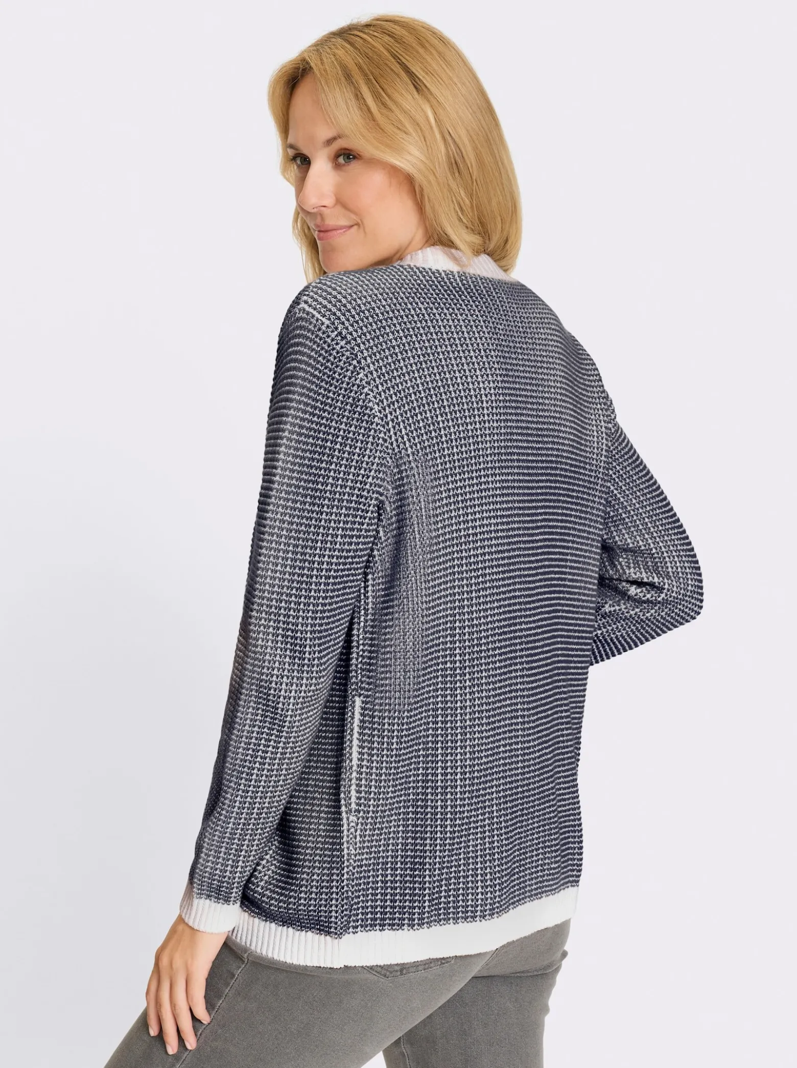 Strickjacke im 2-farbigen Muster